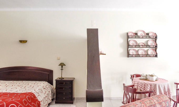 Sao Joao Batista House | Homerez - Amazing house for 2 ppl. with shared pool at Porto de Mós