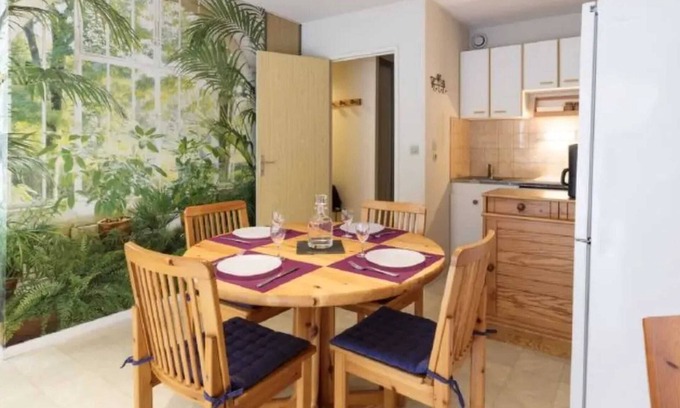 Vaux-sur-Mer Apartment | Homerez - Apartment in Vaux-sur-Mer.