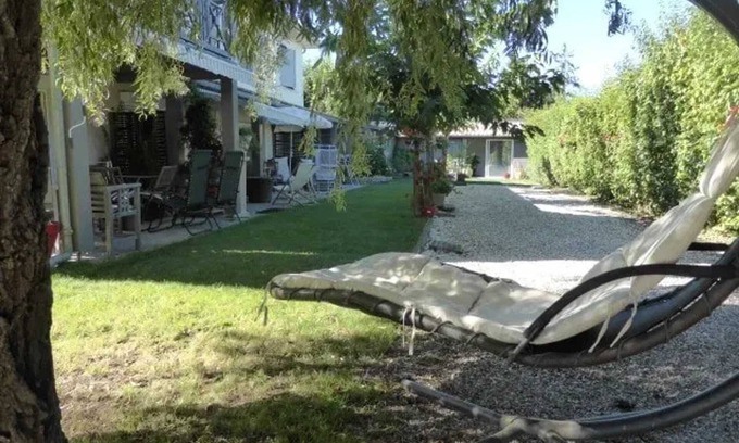 Latresne Apartment | Homerez - Apartment in Latresne with Terrace