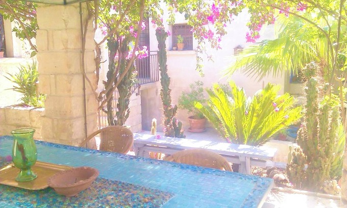 Serrano Apartment | Homerez - Apt. in Serrano - parking