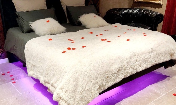 Saint-Zacharie Apartment | Homerez - Beautiful appartement for 2 ppl. with jacuzzi at Saint-Zacharie