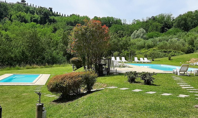 Montecarlo Apartment | Homerez - Beautiful appartement for 5 ppl. with shared pool at Montecarlo