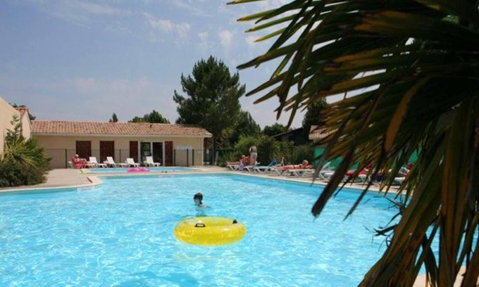Hourtin Port House | Homerez - Beautiful house for 4 ppl. with shared pool and terrace at Hourtin