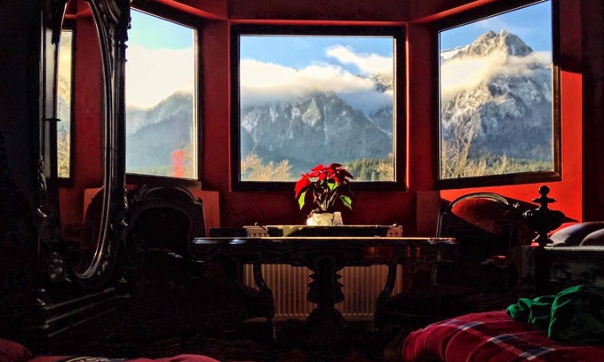 Busteni Ski Chalet | Homerez - Big chalet 1 km away from the slopes for 9 ppl. with garden at Bușteni