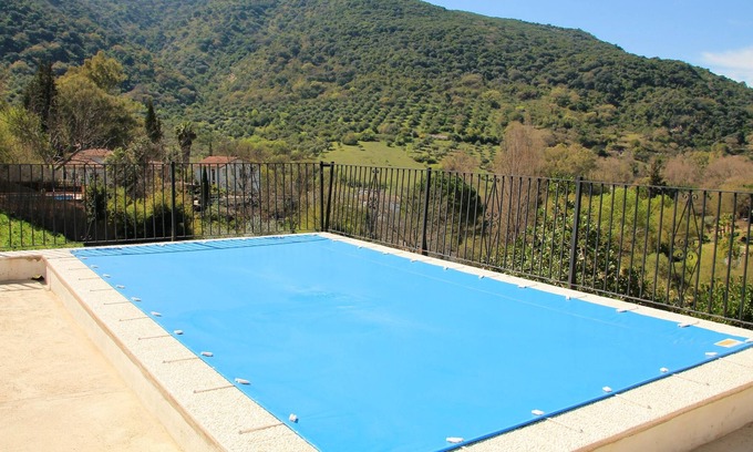 Benamahoma Villa | Homerez - Big villa for 10 ppl. with swimming-pool and terrace at Benamahoma