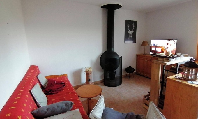 La Salvetat-sur-Agout Ski Chalet | Homerez - Chalet La Salvetat Lake View