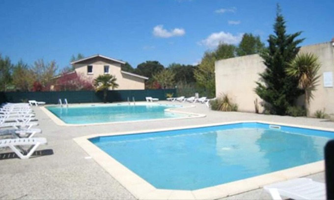 Hourtin Port House | Homerez - Cozy house in Hourtin 45 m² with a shared pool on-site!
