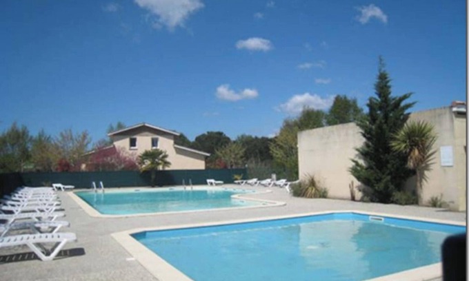 Hourtin Port House | Homerez - Cozy house in Hourtin 45 m² with a shared pool on-site!