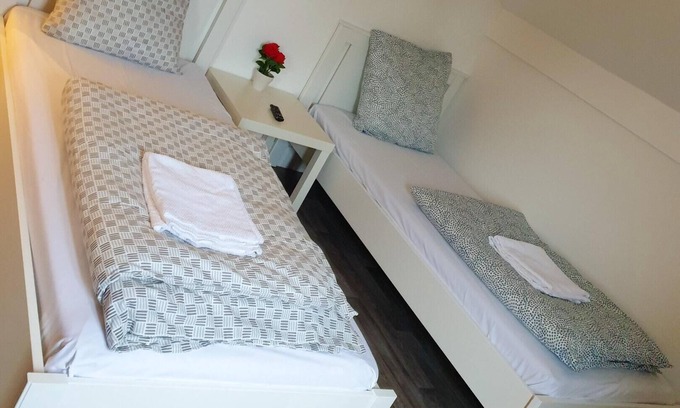 Dugny Apartment | Homerez - Nice appartement for 8 ppl. with balcony at Dugny