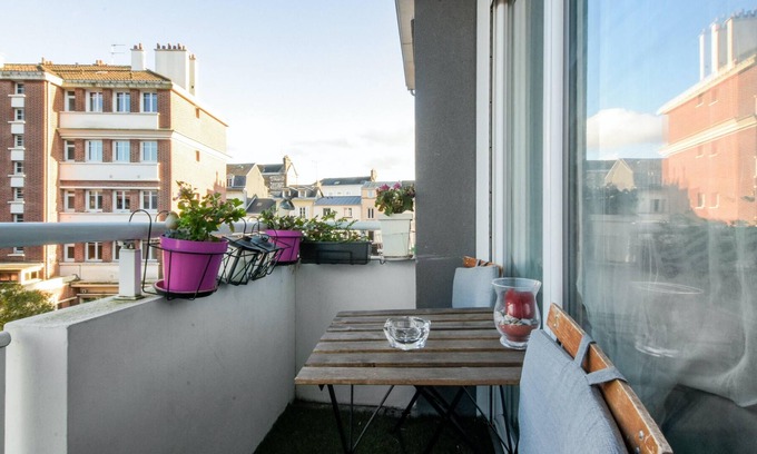 Centre Ville Rive Gauche Apartment | Homerez - Nice appartement for 3 ppl. with balcony at Rouen