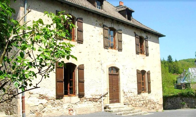 Chataigneraie Cantalienne Apartment | Homerez - Nice appartement for 3 ppl. at Vitrac