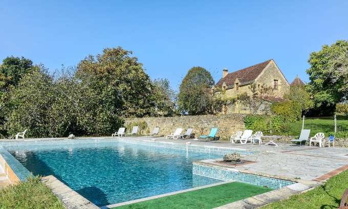 Beynac-et-Cazenac House | Homerez - Nice house for 4 ppl. with shared pool at Beynac-et-Cazenac