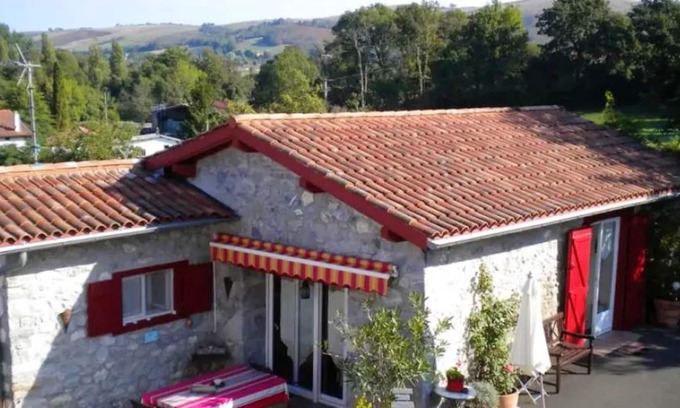 Saint-Esteben House | Homerez - Nice house for 3 ppl. with garden and terrace at Saint-Esteben