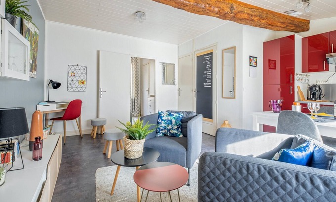 Libourne House | Homerez - Nice house for 2 ppl. with garden at Libourne