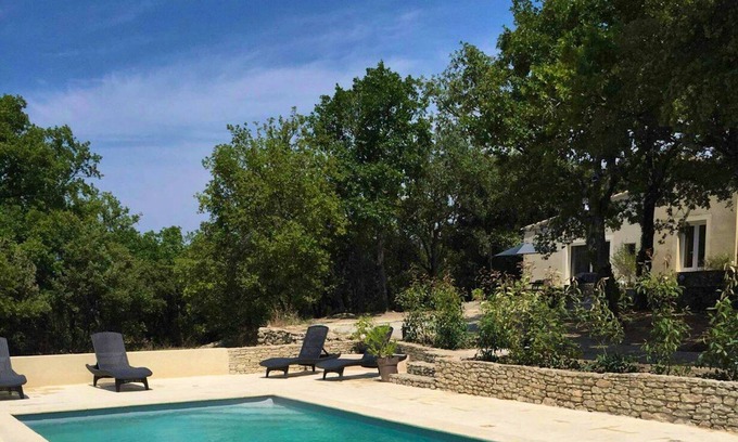 Venasque House | Homerez - Nice property for 4 ppl. with shared pool and terrace at Venasque