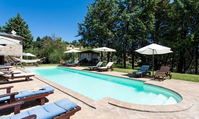 Ramazzano House | Homerez - Spacious house for 8 ppl. with shared pool at Ramazzano - Le Pulci