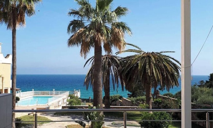 Tarragona Apartment | Homerez - Spacious Apartment in Tarragona + Pool