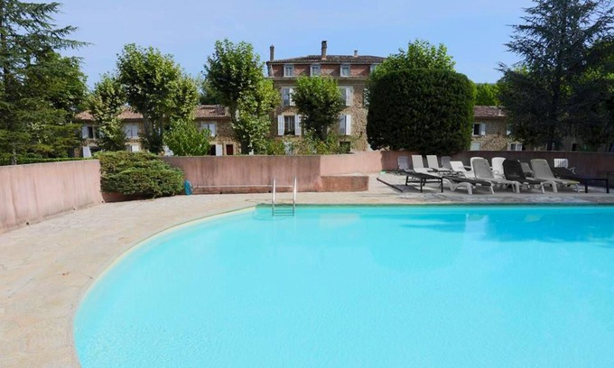 Rustrel Apartment | Homerez - Spacious appartement for 7 ppl. with shared pool and garden at Rustrel