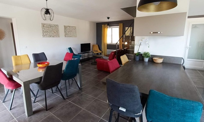 Pelissanne House | Homerez - Spacious house for 8 ppl. with garden and terrace at Pélissanne
