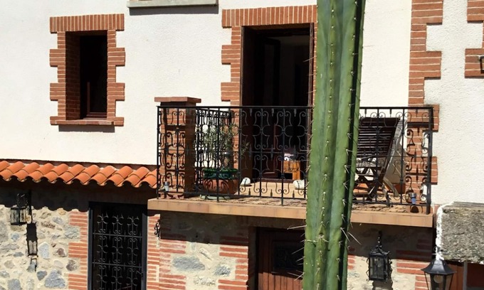 Ceret House | Homerez - Spacious house for 8 ppl. with garden and terrace at Céret