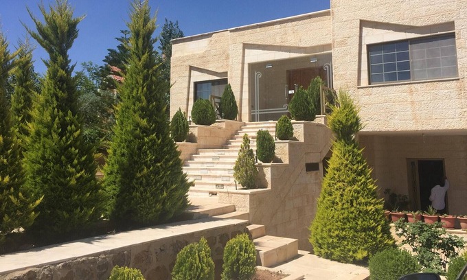 Suwailih House | Homerez - Spacious house for 7 ppl. with balcony at Amman