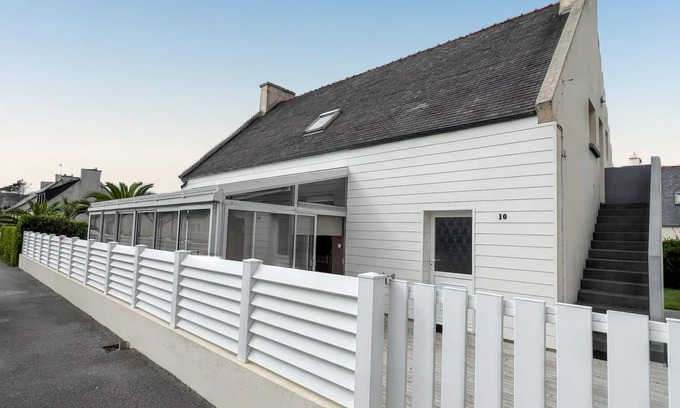 Cleder House | Homerez - Spacious house in Cléder with garden + 10 people.