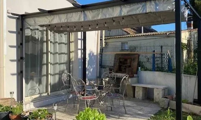 Aigues-Mortes Apartment | Homerez - Studio Aigues-Mortes
