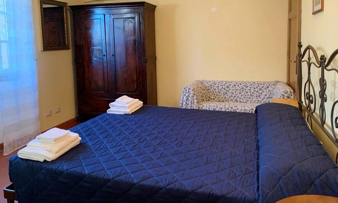 Montecarlo Apartment | Homerez - Superb apartment for 5 pers. with shared pool in Montecarlo