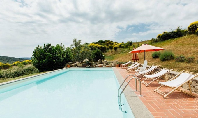 Santa Fiora Villa | Homerez - Villa for 14 ppl. with swimming-pool and terrace at Santa Fiora