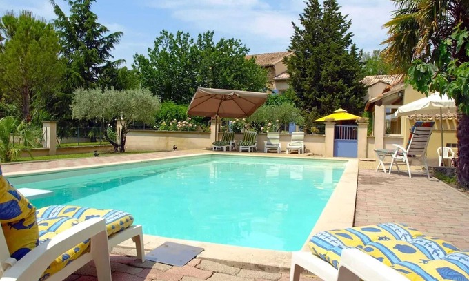 Althen-des-Paluds Villa | Homerez - Villa in Althen-des-Paluds