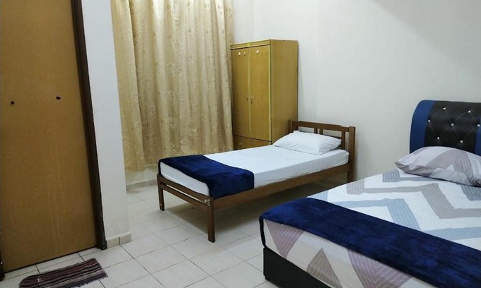 Ladang Sekolah Apartment | Homestay Kuala Terengganu near Batu Burok, Hospital HSNZ, KTCC Mall, Drawbridge D
