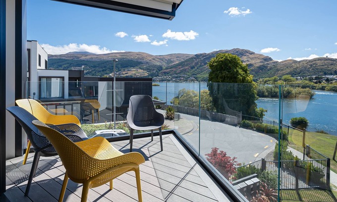 Kelvin Heights House | Homestead Retreat - Lake Views Queenstown