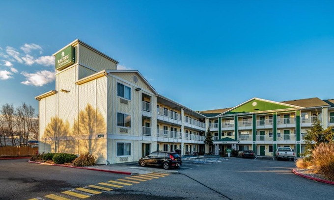 Spokane Valley Hotel | HomeTowne Studios by Red Roof Spokane - Valley