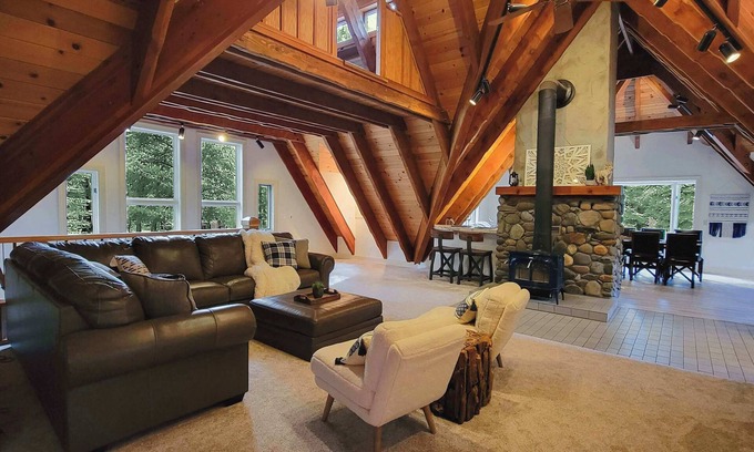 McKinney Estates House | Homewood Hideaway | Family Friendly + EV Charger