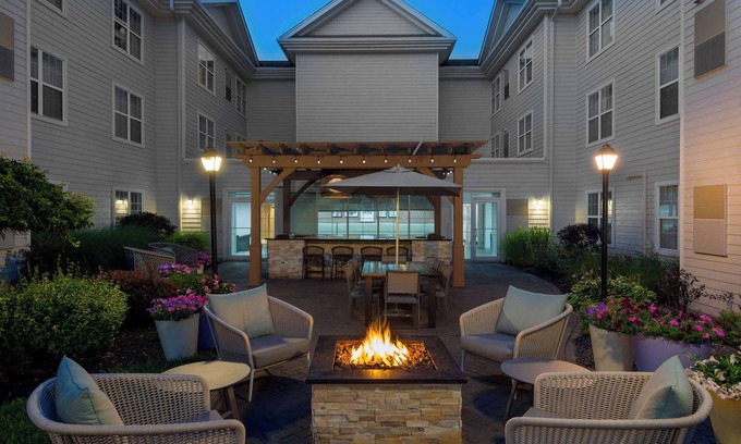 Cheektowaga Hotel | Homewood Suites by Hilton Buffalo Airport
