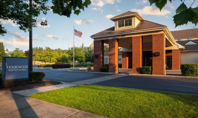 Medford Hotel | Homewood Suites Medford