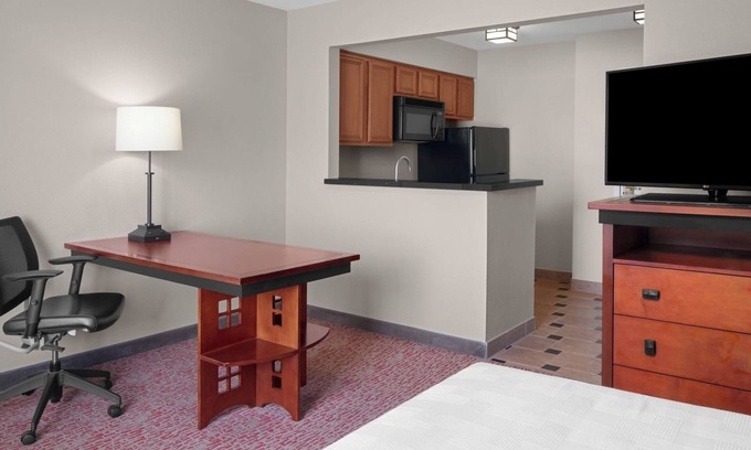 Renton House | Homey Extended Stay! Full Kitchen, Free Parking, Free Airport Shuttle!