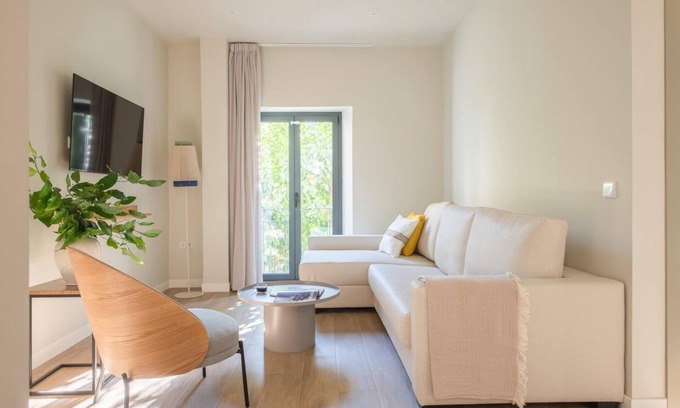 San Vicente Apartment | HommyHome Duque de Veragua 101