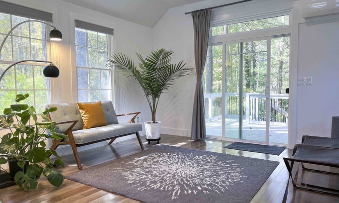 Charlottesville House | Honey House—beautiful modern loft near with UVA, Monticello and downtown