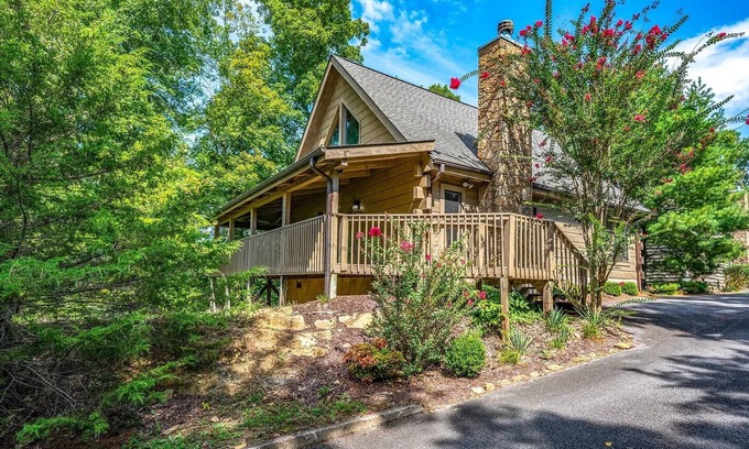 Sevierville Cabin | Honey Pine Lodge