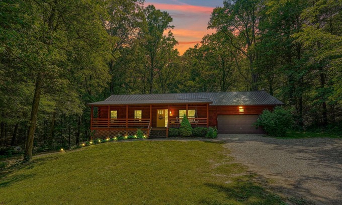 Logan Cabin | Honeybee Hideaway | Hot-Tub, Game Rm, Pond