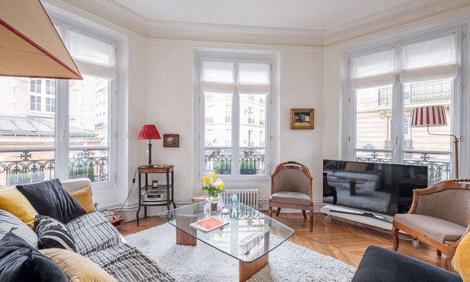 Necker Apartment | Honeybee Soul, by Veeve