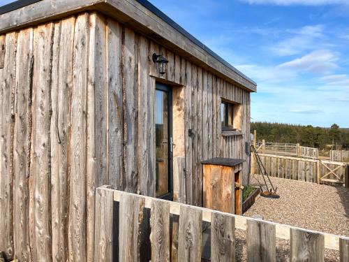 Forres House | Honeysuckle Bale Cabin - Uk49073