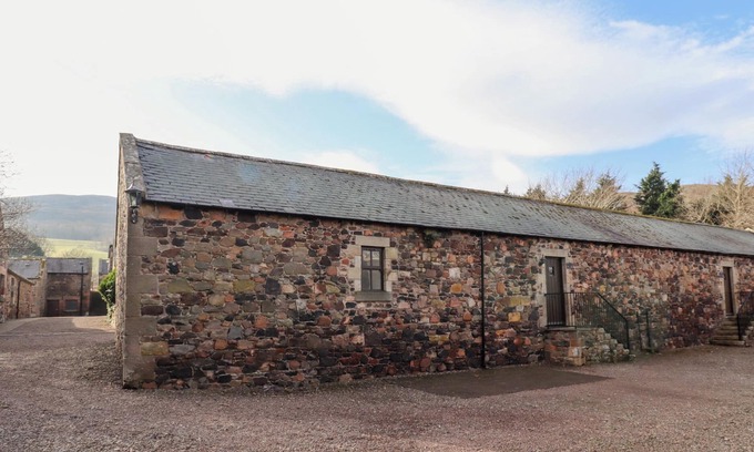 Akeld Cottage | HONEYSUCKLE, family friendly, character holiday cottage in Wooler