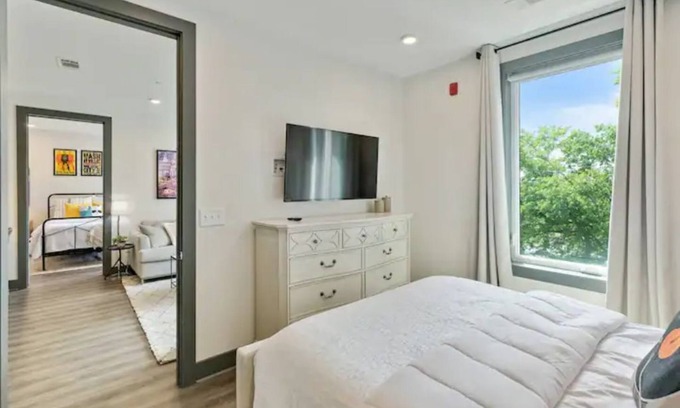 Rolling Mill Hill Condo | Honky Tonk Highway BNB