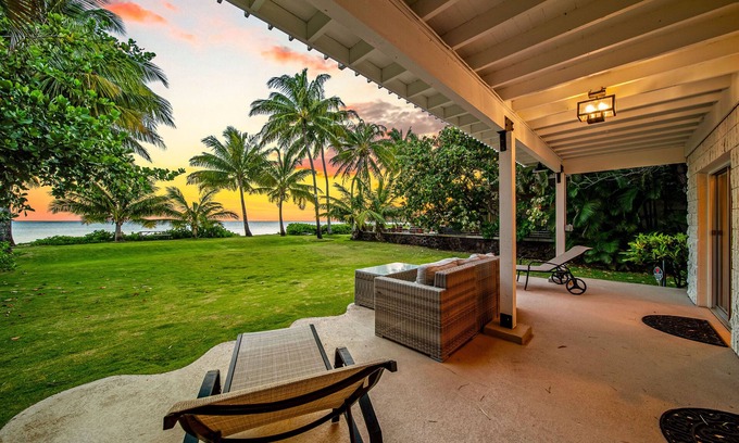 Eastern Honolulu House | Honolulu Beachfront Retreat by Gather: Lux Beachfront w/Ocean Views & Comfort