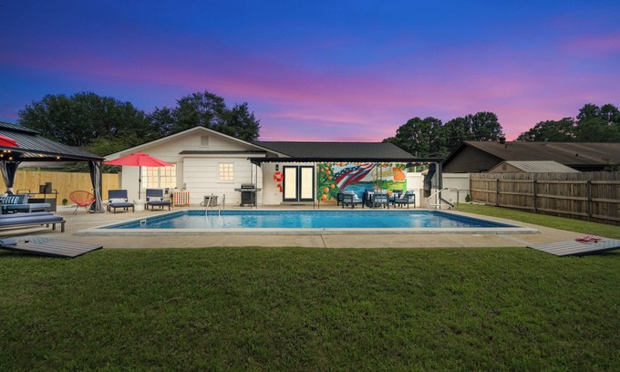 Columbus House | Honor House - Heated Pool & Game Room Oasis Sleeps 14 Near Ft Benning