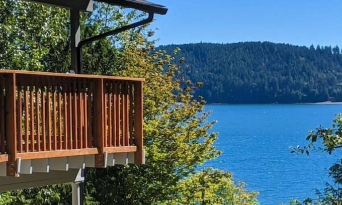 Hoodsport Cabin | Hood Canal/Olympic Natl Forest Water View Getaway