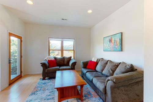 Hood River Apartment | Hood River Hideaway
