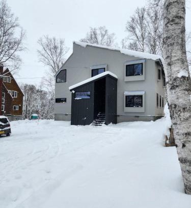 Niseko Cabin | Hooting Owl private ski chalet
